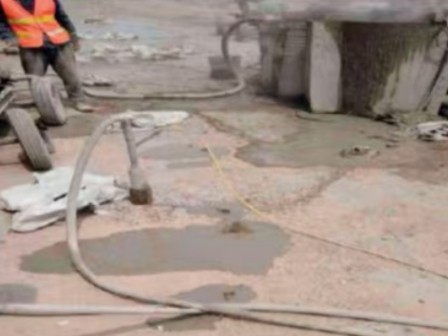 融水水泥混凝土路面板底注浆技术 路面脱空注浆整治方案